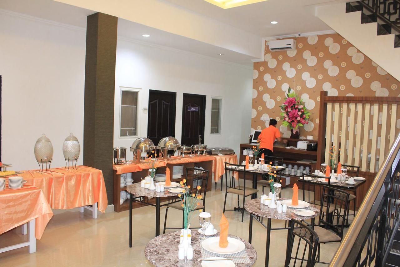 Mel'S Inn Manado Eksteriør bilde